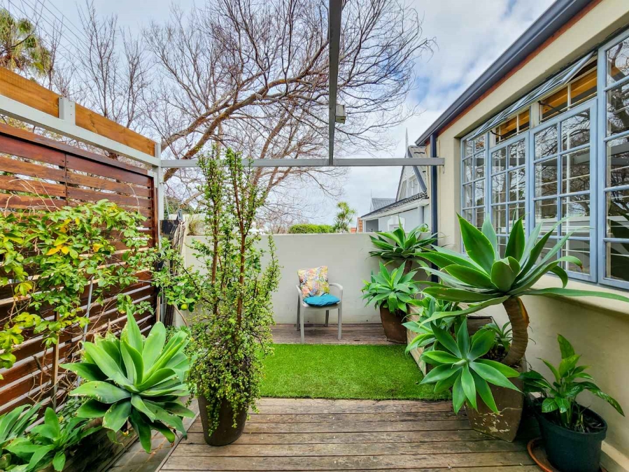 2 Bedroom Property for Sale in Sea Point Western Cape